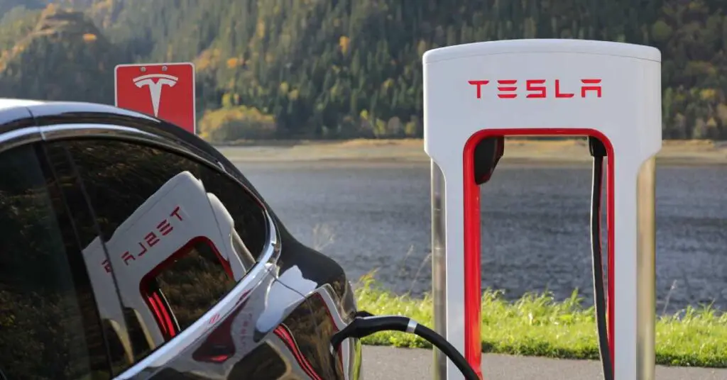 Tesla Model 3 Duración de la batería por carga: ¿Hasta dónde puede llegar?